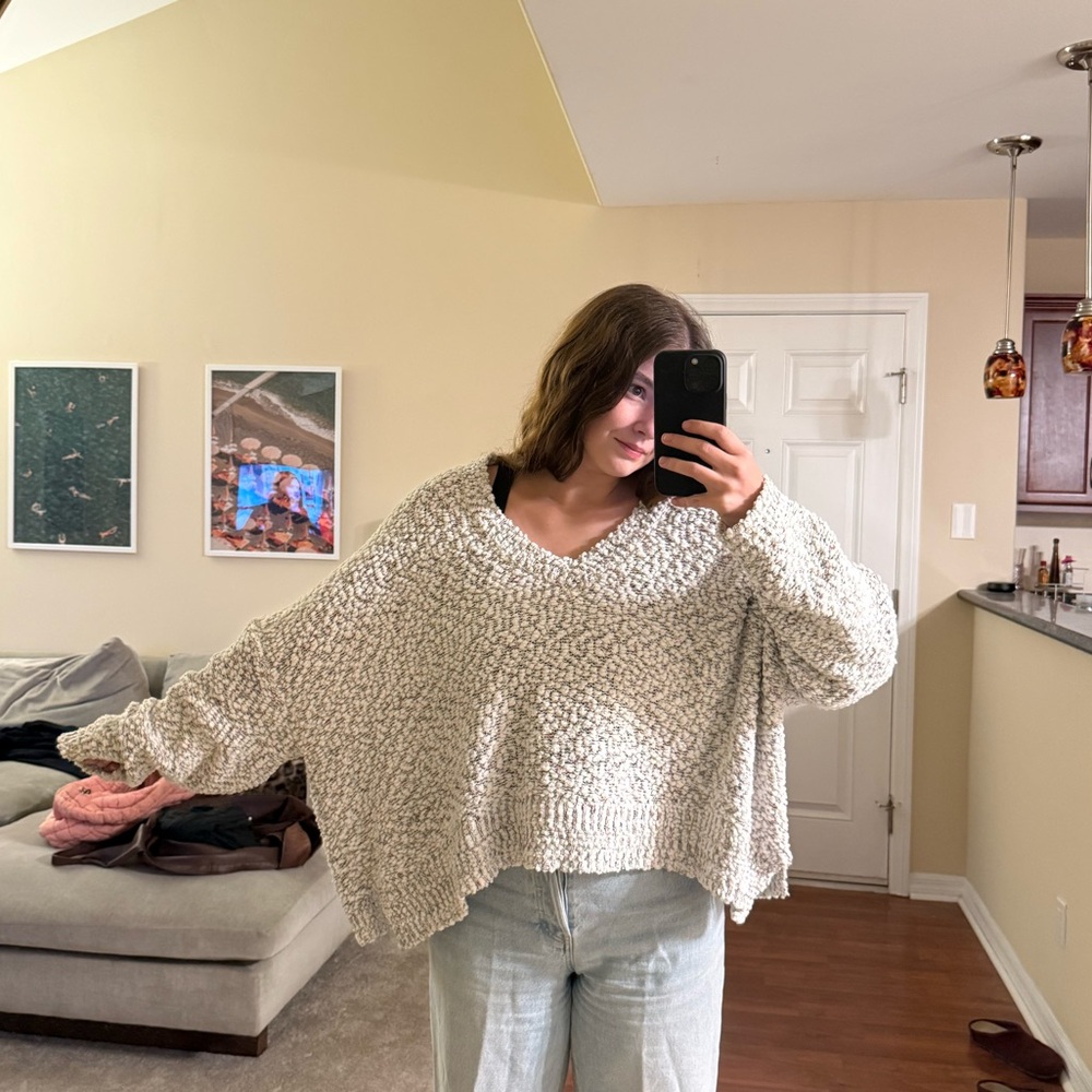 POL sweater - Picture 3 of 7